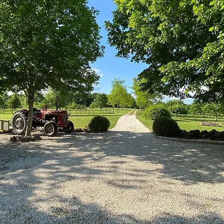 L' Embrassement Le Luquet Beauzeil 82 *