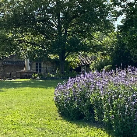 L' Embrassement Le Luquet Beauzeil 82 Saint-Beauzeil